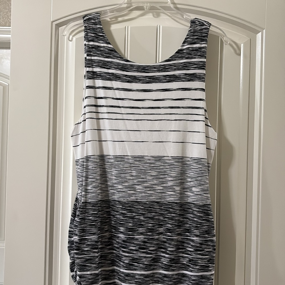 Athleta XL body con dress.Black and white. Side ruching adds to the flatter!‎ - Picture 2 of 8